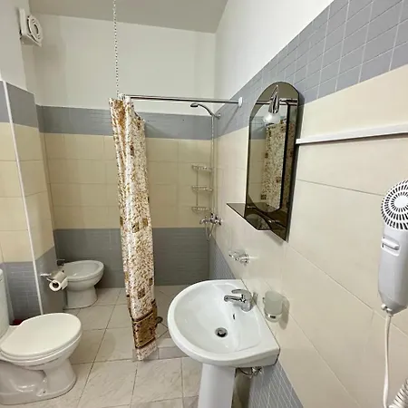 Trea Accomodatios - Port Side * Vlore